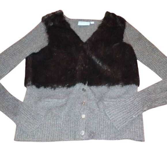Simply Vera Vera Wang Gray Button Down Sweater With Black Faux Fur - Picture 1 of 12